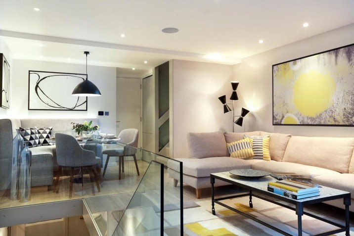 Falikép megvilágítása LED-ekkel – fotó: homeinfo.hu